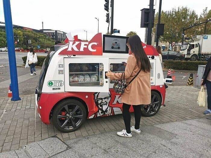 Self-Driving Cars Sell Fast Food Around the City