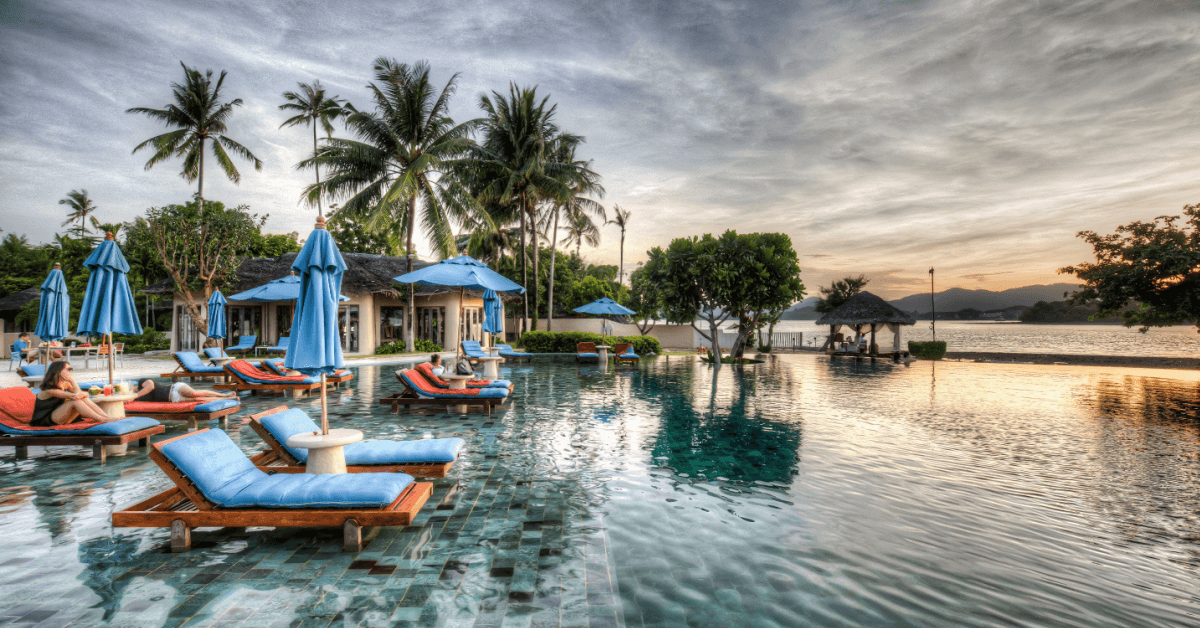 Dive Into the Top Hotel Pools Worldwide