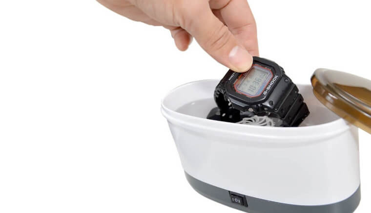 A Tiny Washing Machine for Your Accessories