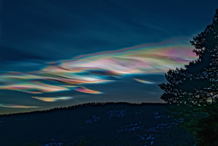 ​Mother-Of-Pearl Clouds